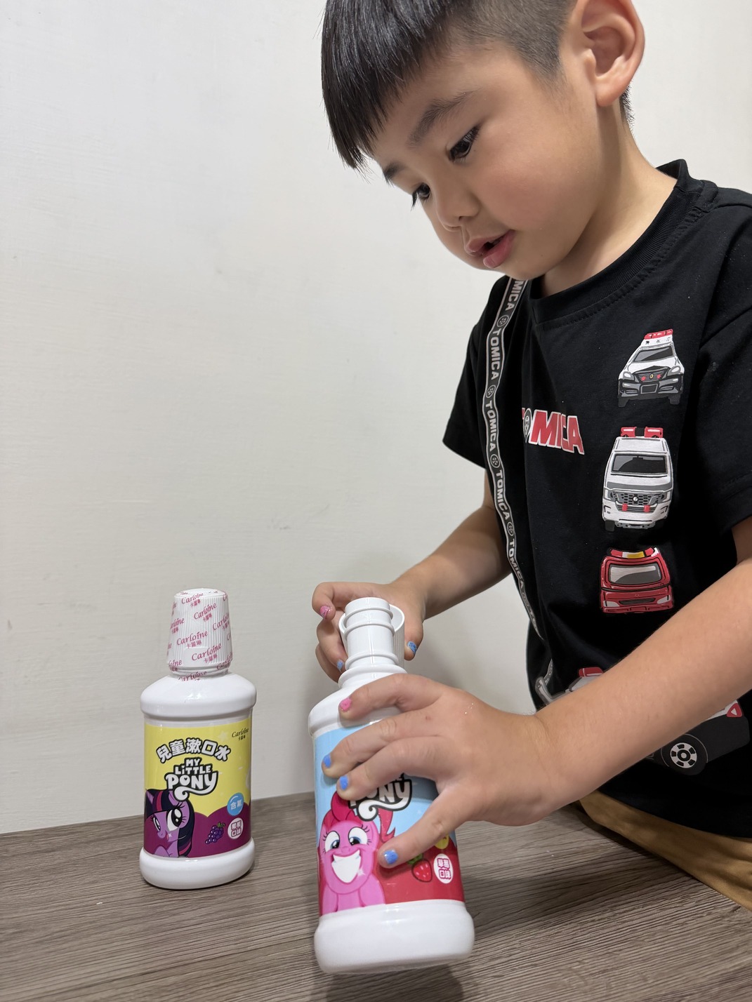 ｜carloine｜寶貝們推薦卡蘿琳彩虹小馬一起刷刷牙洗洗澡，雙寶媽的牙膏洗髮沐浴露真實評價