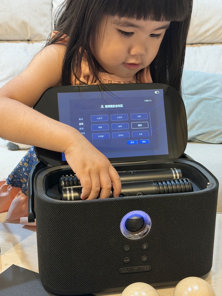 ｜Ikarao愛克拉｜在家秒變KTV的一體式便攜卡拉OK機，最方便的美華卡拉吧走到哪唱到哪