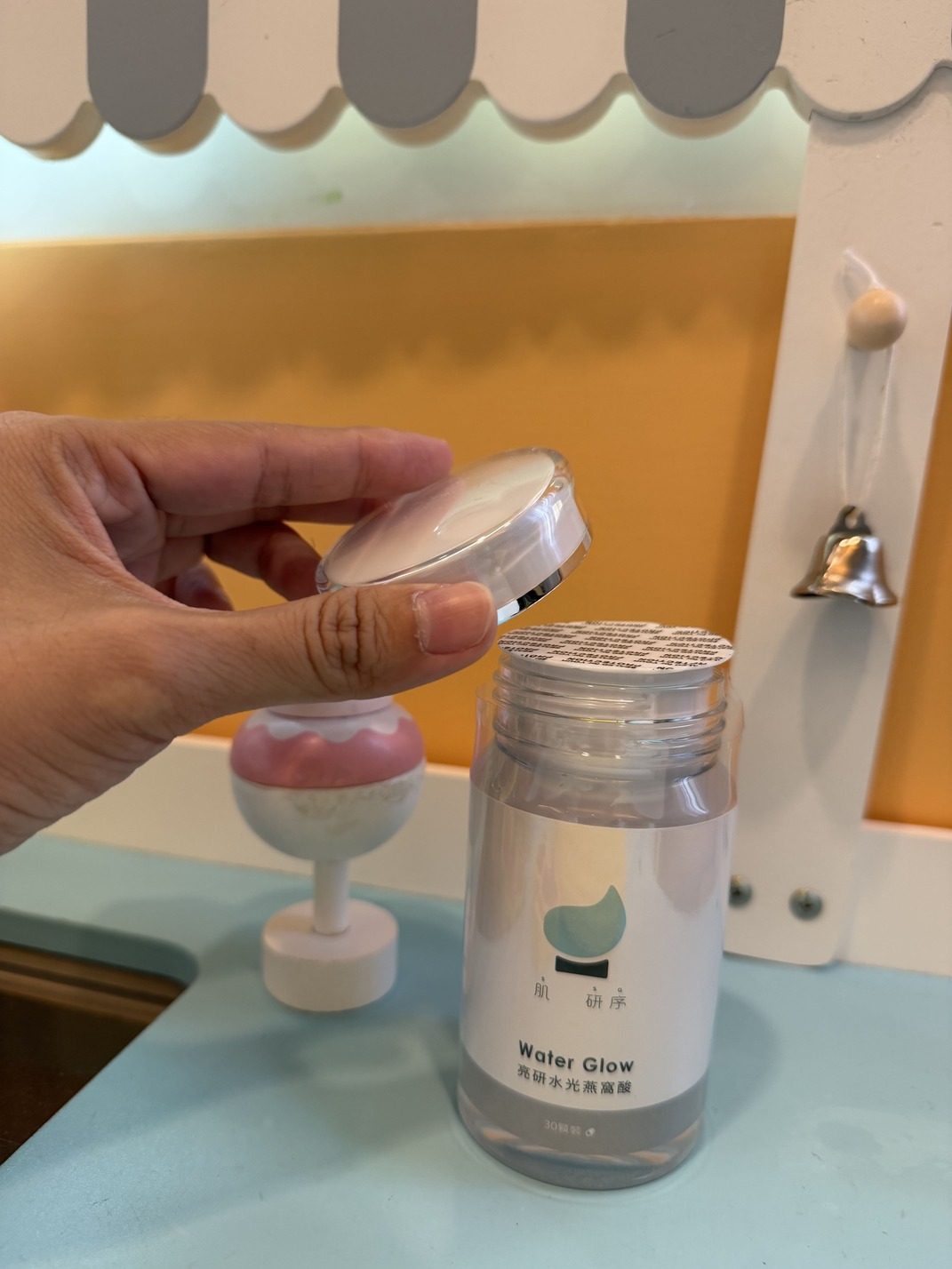 |Prior Skin序顏|雙寶媽咪口服玻尿酸推薦分享:亮研水光膠囊打造水潤彈嫩肌,用吃的膠原蛋白養成水潤肌保養品推薦 - 第8張圖 |Prior Skin序顏|雙寶媽咪口服玻尿酸推薦分享:亮研水光膠囊打造水潤彈嫩肌,用吃的膠原蛋白養成水潤肌保養品推薦