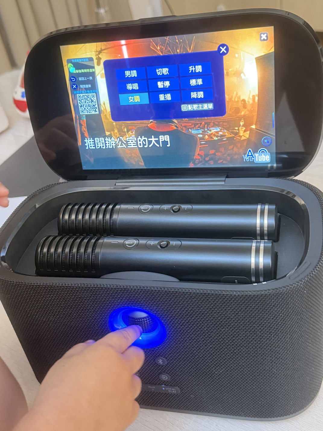 ｜Ikarao愛克拉｜在家秒變KTV的一體式便攜卡拉OK機，最方便的美華卡拉吧走到哪唱到哪